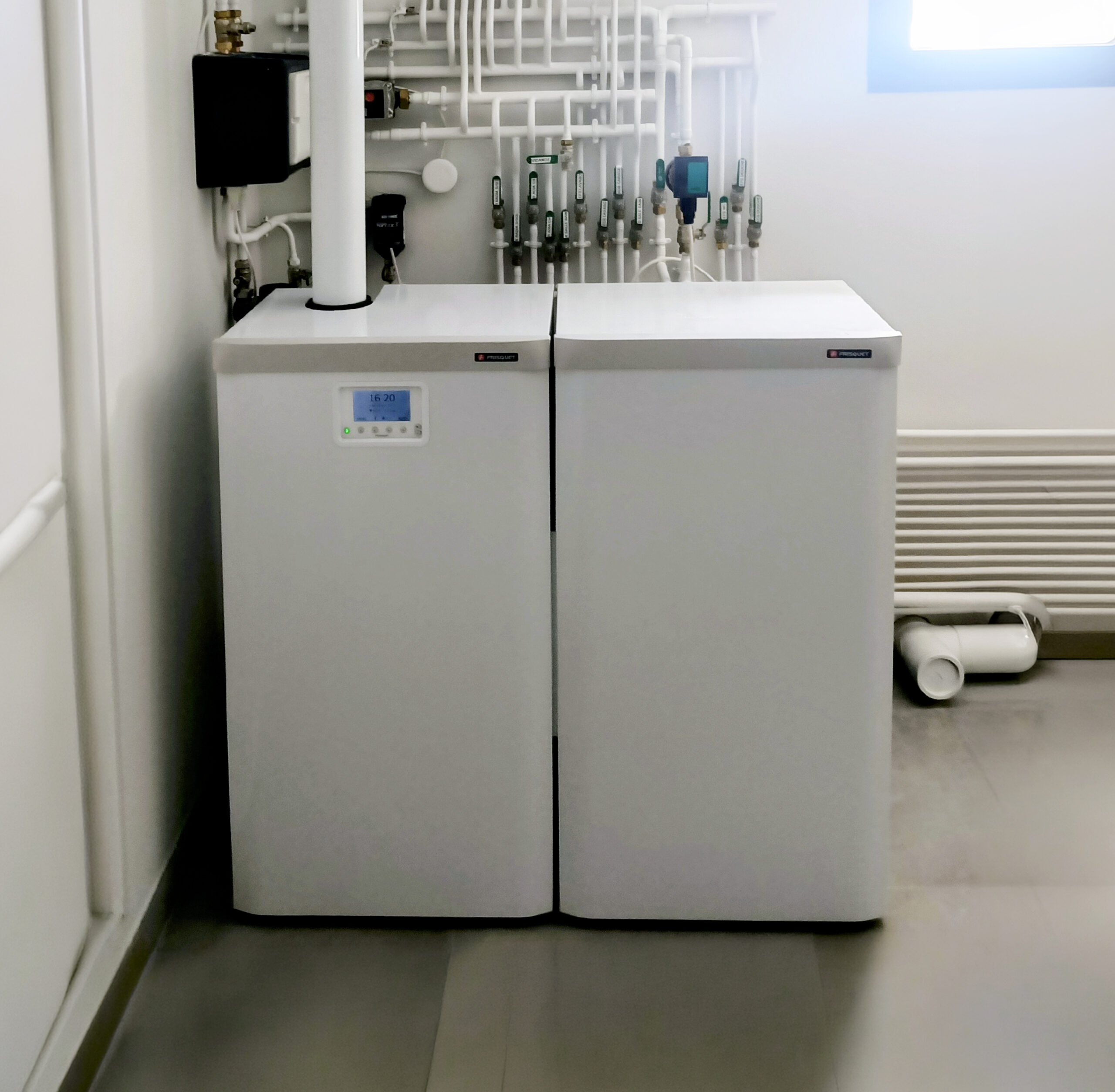 Chaudière gaz à condensation installée par Technifluide pour un chauffage performant et une meilleure efficacité énergétique.